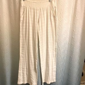 Women’s Billabong white linen pants